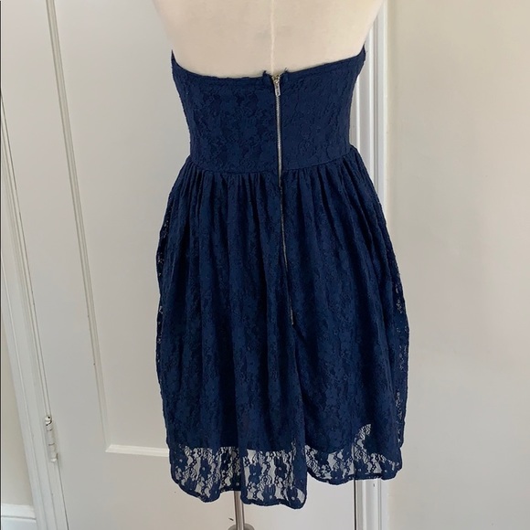 LAST CHANCE Tobi navy lace skater dress strapless embroidered - Picture 4 of 8